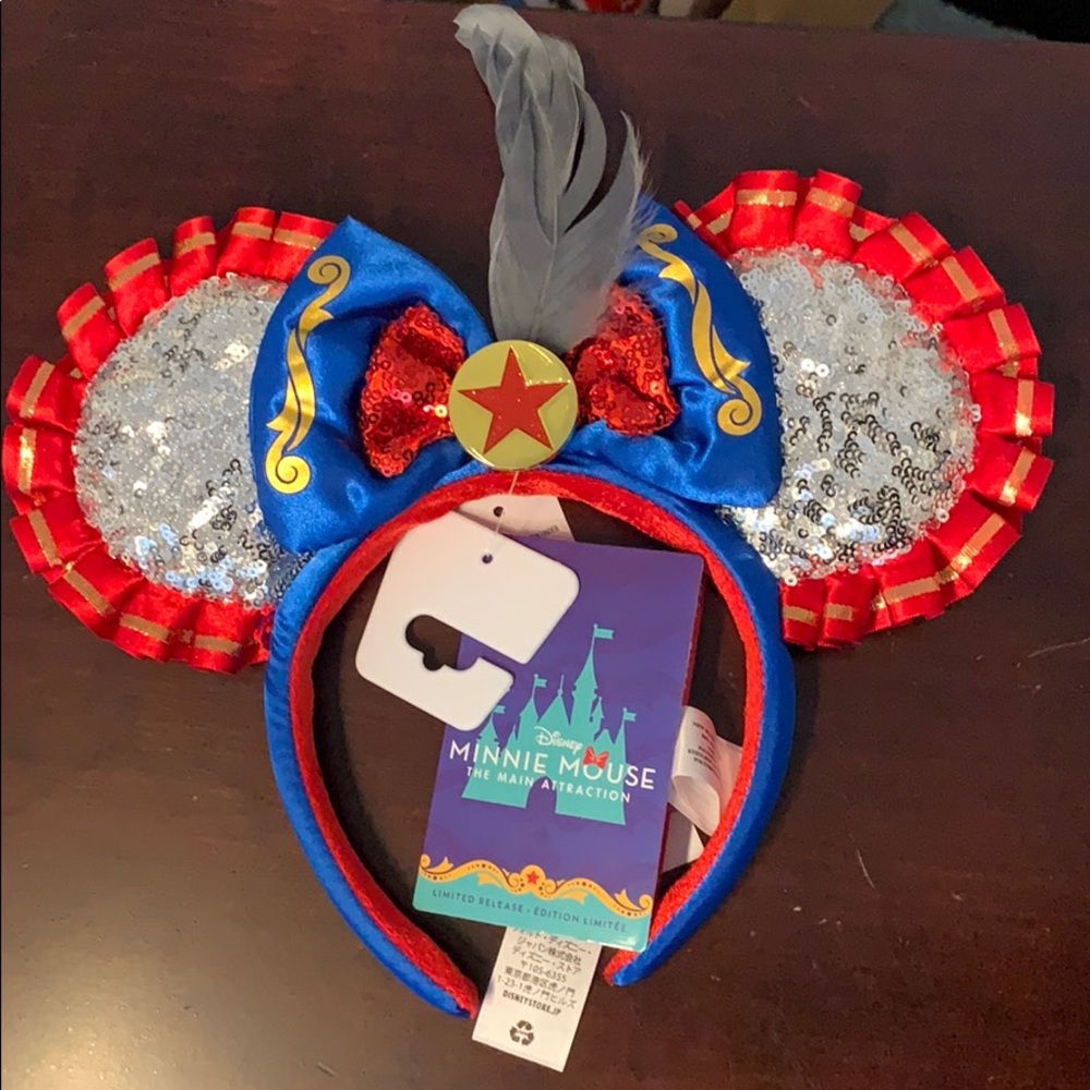 Minnie Mouse main attraction Dumbo Ears